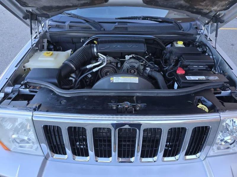 used 2008 Jeep Commander car, priced at $6,500