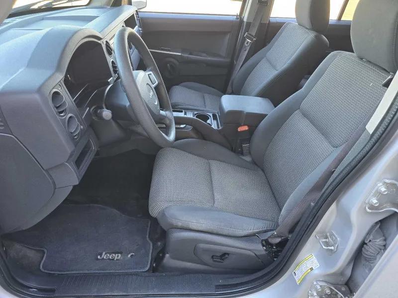 used 2008 Jeep Commander car, priced at $6,500