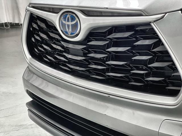 used 2021 Toyota Highlander Hybrid car, priced at $33,999