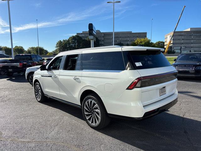 new 2025 Lincoln Navigator car, priced at $123,585