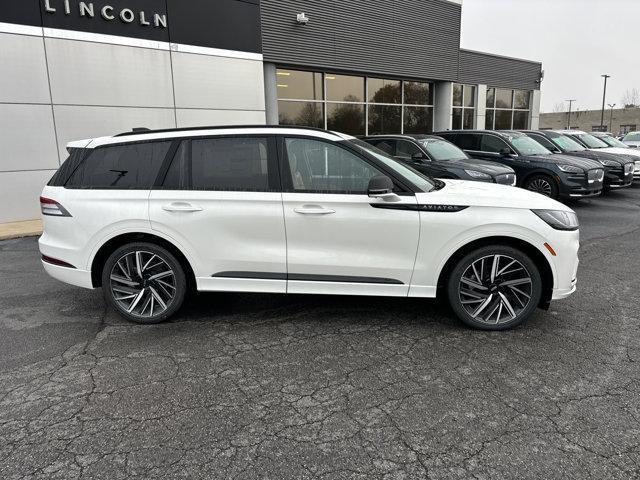 new 2025 Lincoln Aviator car, priced at $93,125