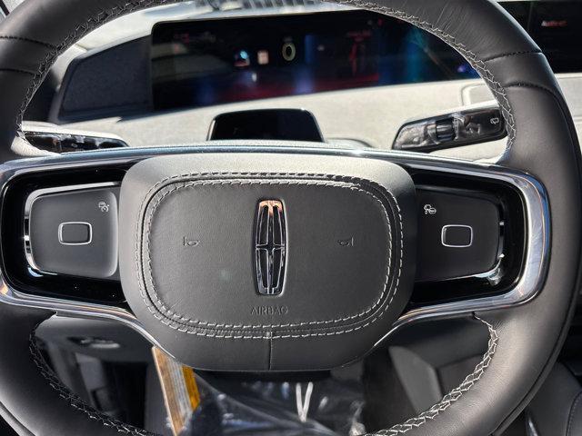 new 2025 Lincoln Navigator car, priced at $122,305