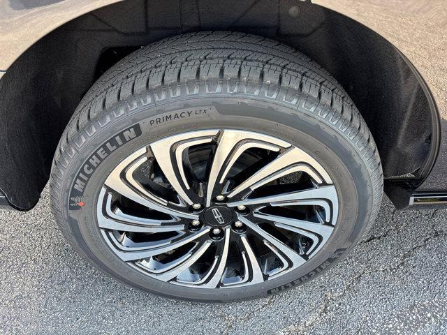 new 2025 Lincoln Navigator car, priced at $119,940