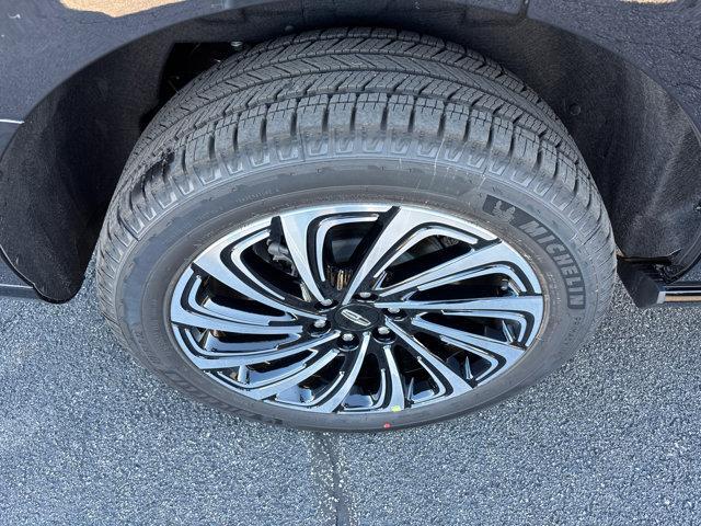 new 2025 Lincoln Navigator car, priced at $118,735
