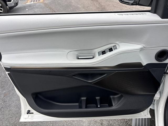 new 2025 Lincoln Navigator car, priced at $123,455