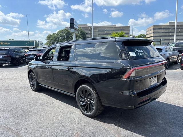 new 2025 Lincoln Navigator car, priced at $112,425