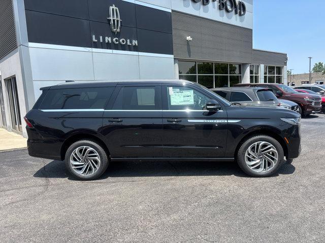 new 2025 Lincoln Navigator car, priced at $105,795