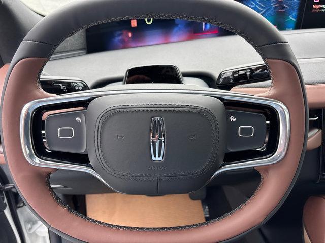 new 2025 Lincoln Navigator car, priced at $104,305