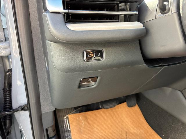 new 2025 Lincoln Navigator car, priced at $110,185