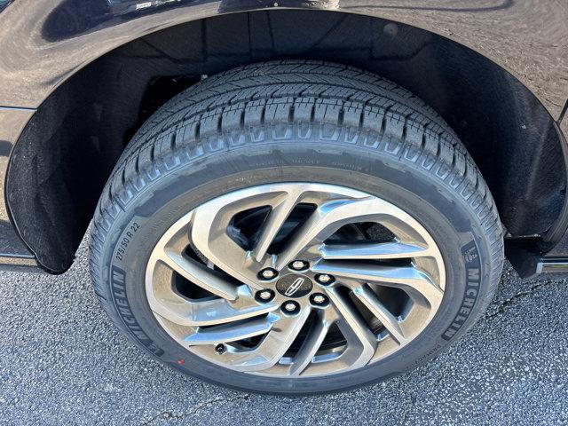 new 2025 Lincoln Navigator car, priced at $106,575