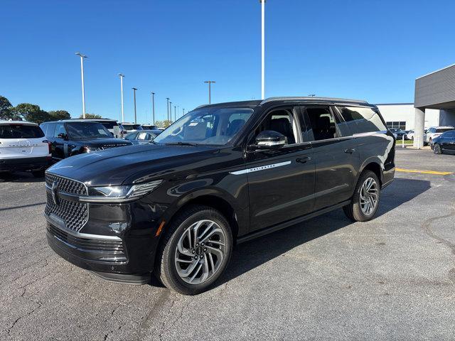 new 2025 Lincoln Navigator car, priced at $106,575
