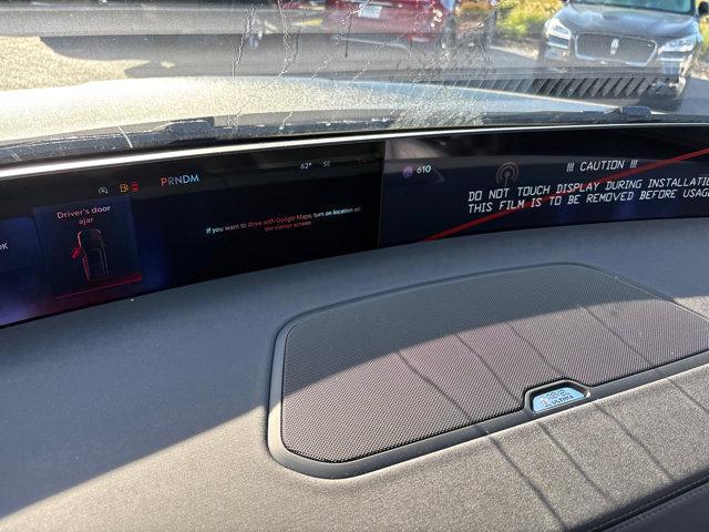 new 2025 Lincoln Navigator car, priced at $106,575