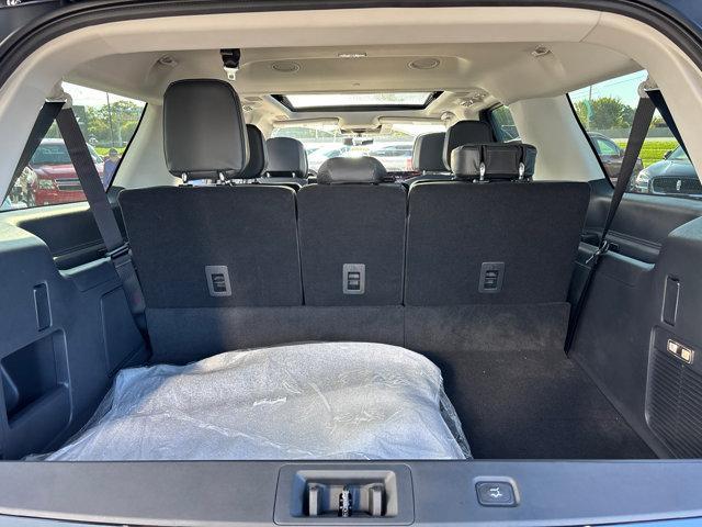 new 2025 Lincoln Navigator car, priced at $106,575