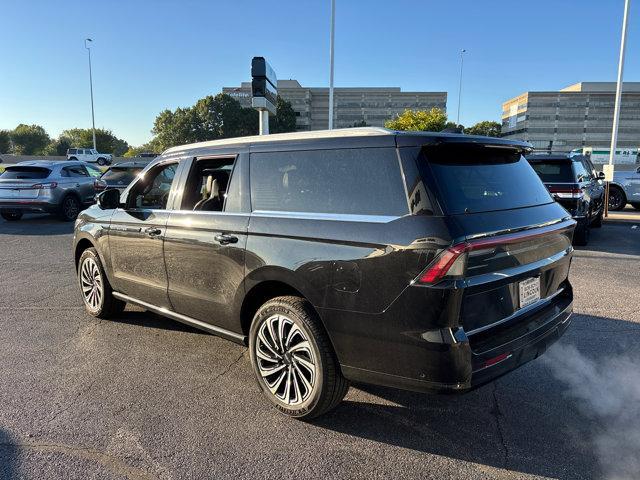 new 2025 Lincoln Navigator car, priced at $122,835
