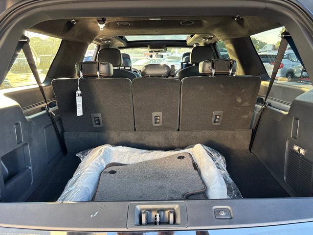 new 2025 Lincoln Navigator car, priced at $122,835
