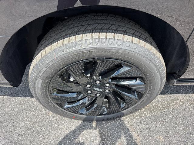 new 2025 Lincoln Navigator car, priced at $111,545