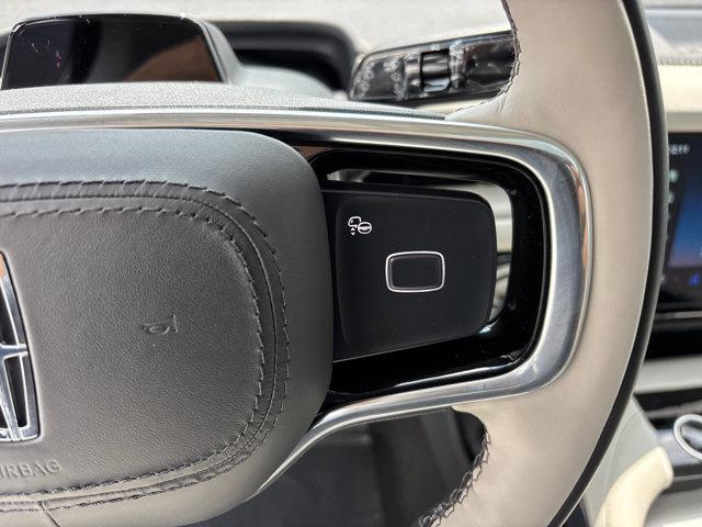 new 2025 Lincoln Navigator car, priced at $106,550