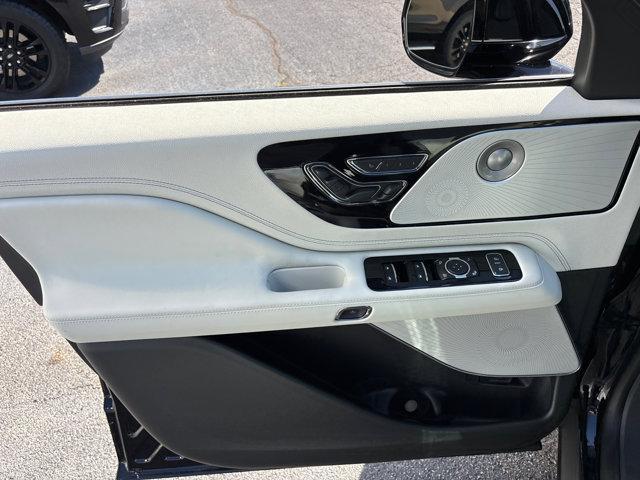 new 2025 Lincoln Aviator car, priced at $88,290