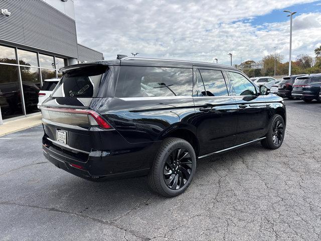 new 2025 Lincoln Navigator car, priced at $122,335