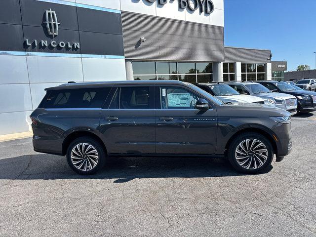 new 2025 Lincoln Navigator car, priced at $124,805