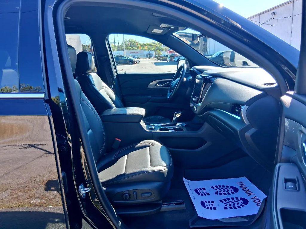used 2022 Chevrolet Traverse car, priced at $22,449
