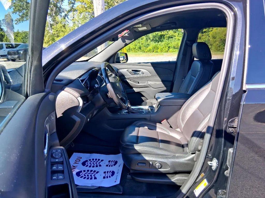 used 2022 Chevrolet Traverse car, priced at $22,449