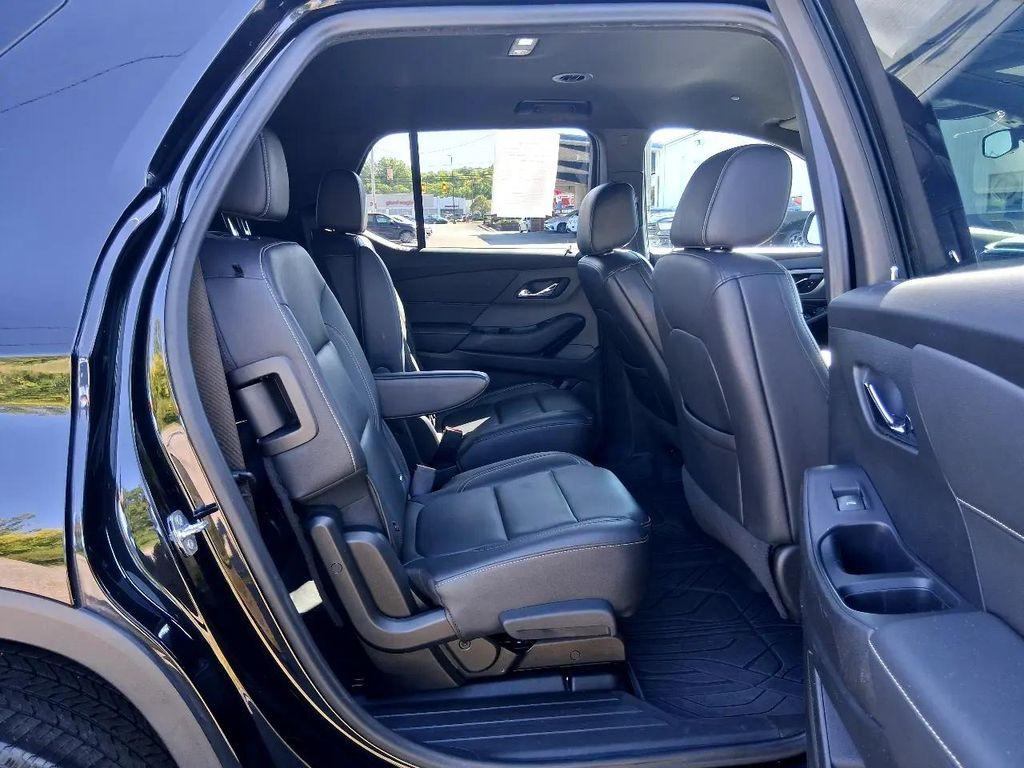 used 2022 Chevrolet Traverse car, priced at $22,449
