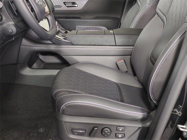 new 2025 INFINITI QX80 car, priced at $102,270