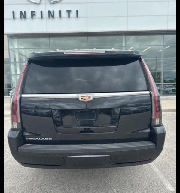 used 2019 Cadillac Escalade ESV car, priced at $32,427