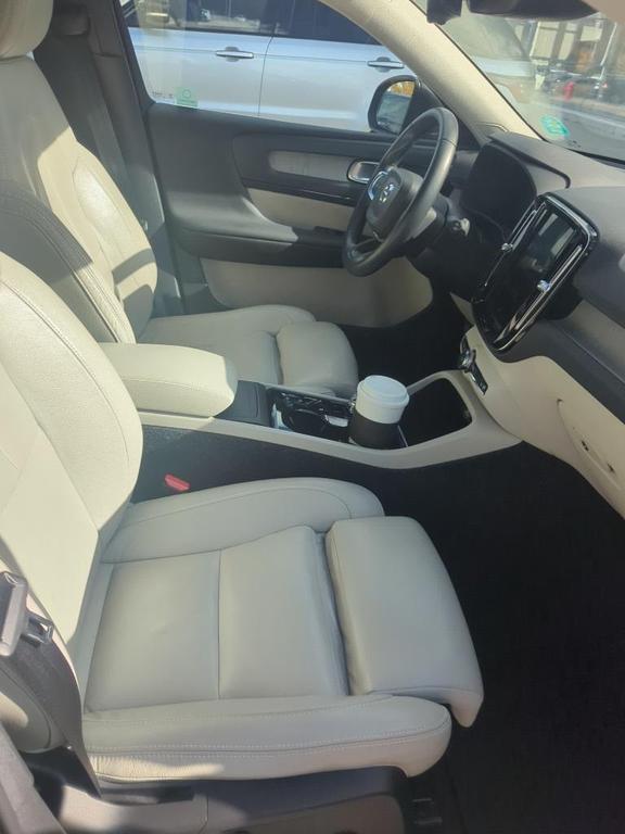 used 2019 Volvo XC40 car, priced at $18,776