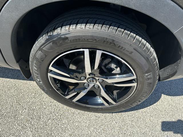 used 2023 Volvo XC40 car, priced at $35,559