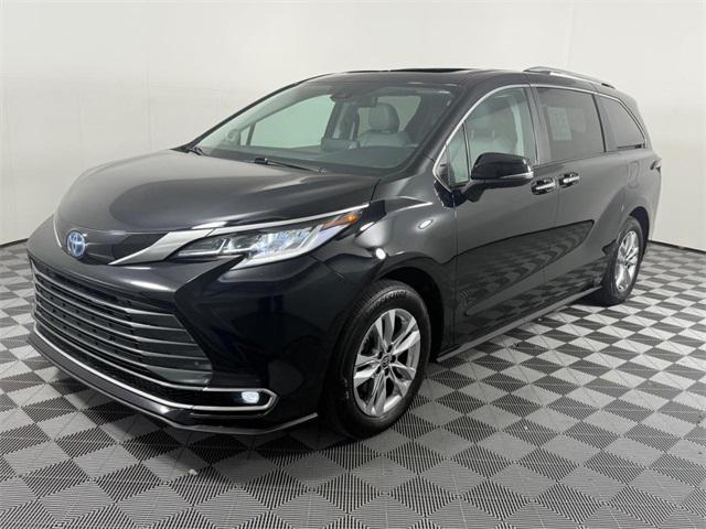 used 2024 Toyota Sienna car, priced at $51,912