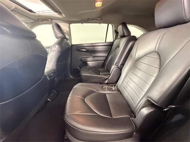 used 2021 Toyota Highlander Hybrid car, priced at $29,542
