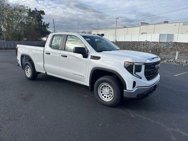 new 2025 GMC Sierra 1500 car, priced at $43,601