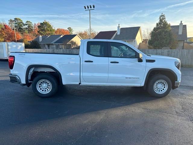 new 2025 GMC Sierra 1500 car, priced at $43,601