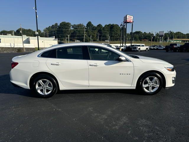 new 2025 Chevrolet Malibu car, priced at $25,715