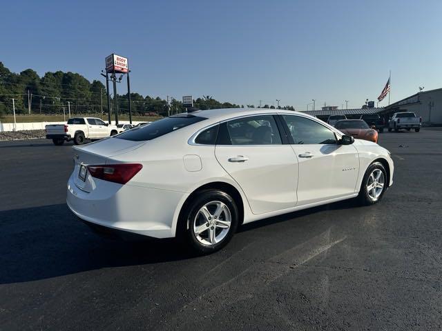 new 2025 Chevrolet Malibu car, priced at $25,715