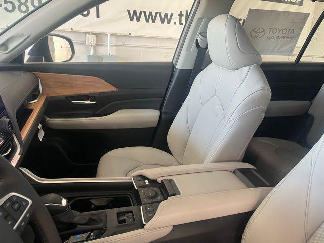 new 2025 Toyota Grand Highlander car, priced at $56,542