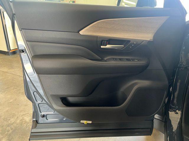 new 2025 Toyota Grand Highlander car, priced at $59,616