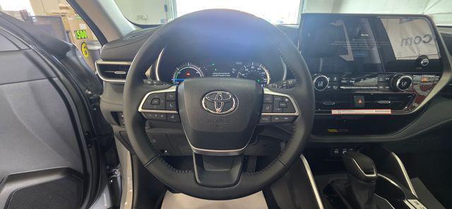 new 2025 Toyota Highlander Hybrid car, priced at $51,628