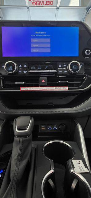 new 2025 Toyota Highlander Hybrid car, priced at $51,628