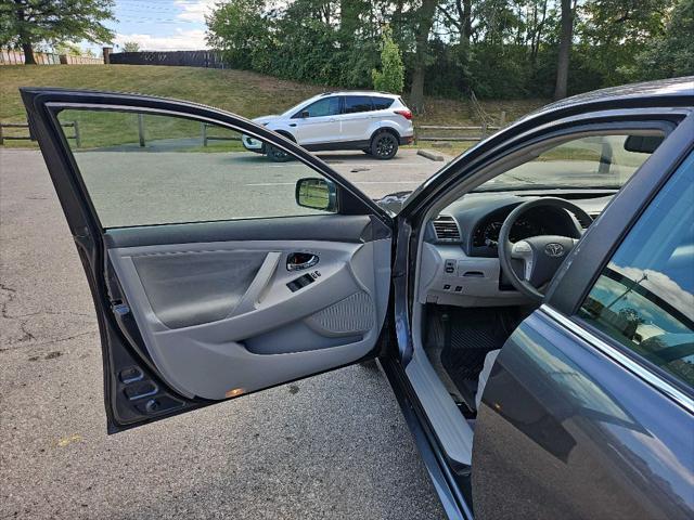 used 2007 Toyota Camry Hybrid car, priced at $9,599