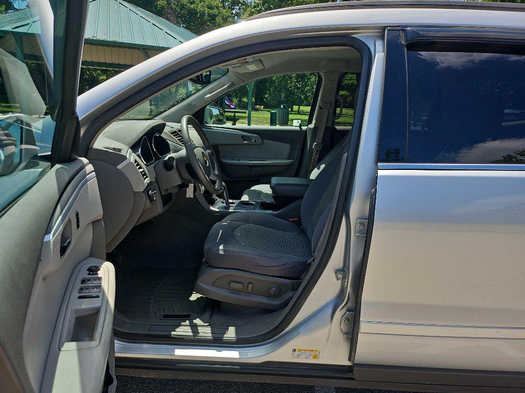 used 2011 Chevrolet Traverse car, priced at $6,999
