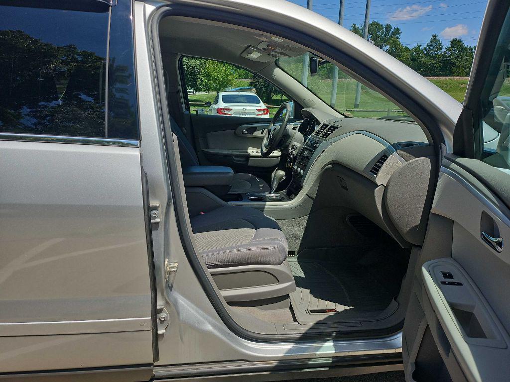 used 2011 Chevrolet Traverse car, priced at $6,999