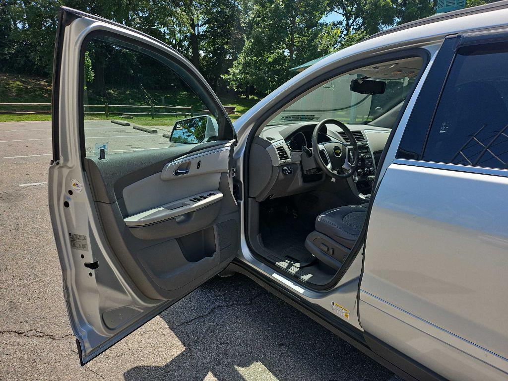 used 2011 Chevrolet Traverse car, priced at $6,999