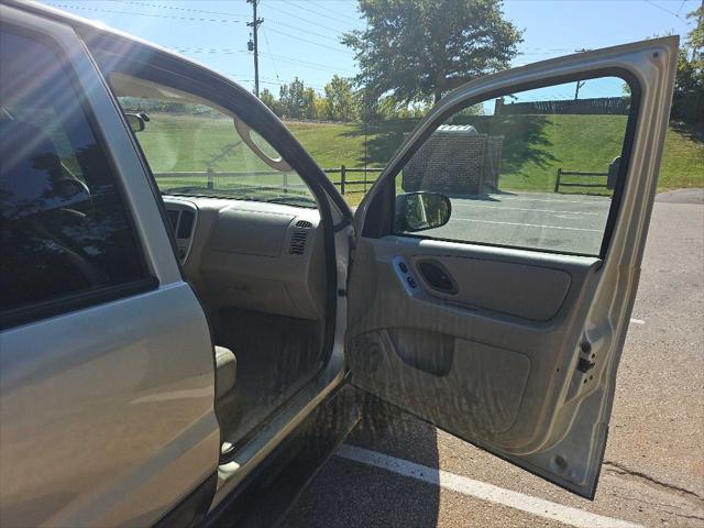 used 2005 Ford Escape car, priced at $7,599