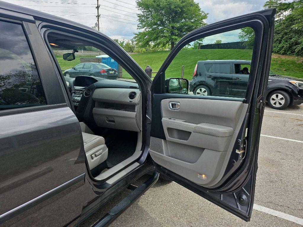 used 2014 Honda Pilot car, priced at $15,799