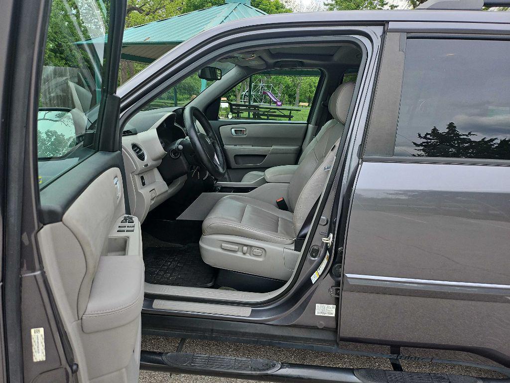 used 2014 Honda Pilot car, priced at $15,999