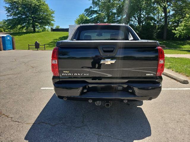 used 2009 Chevrolet Avalanche car, priced at $18,999