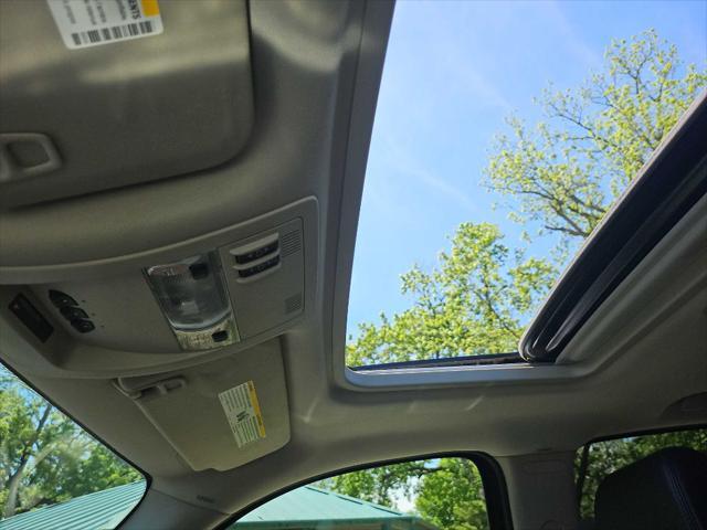 used 2009 Chevrolet Avalanche car, priced at $18,999